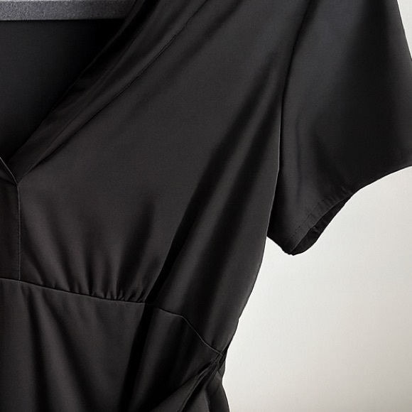 Ann Taylor’ Black Wrap Blouse Size 14 – Short Sleeve Tie Waist Top Made in China - Picture 12 of 13